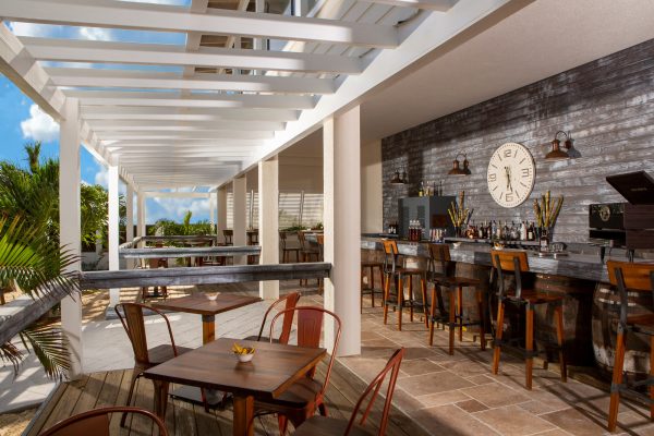 Lounges & Bars